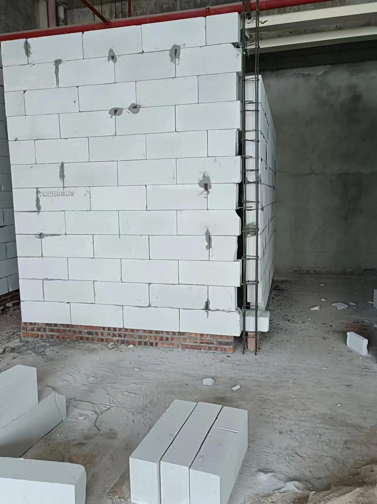 厂房隔墙施工场景